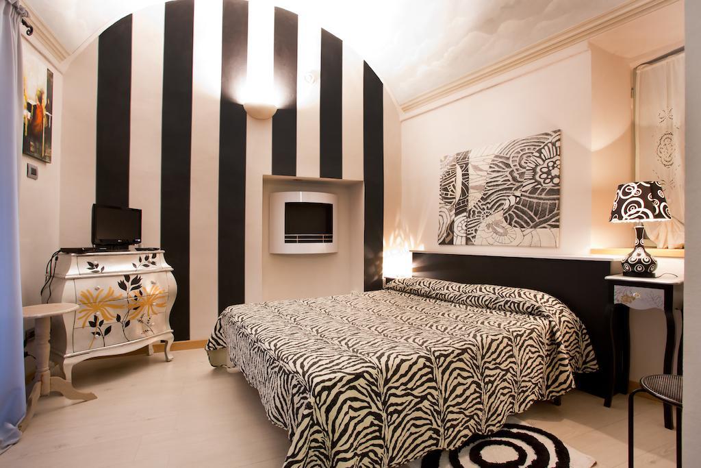 Lori'S Inn Mondovì Oda fotoğraf
